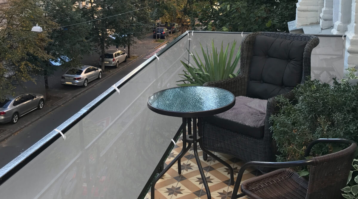 meble balkonowe - fotele i stół ogrodowy