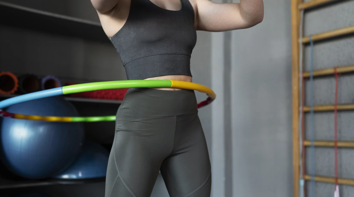 trening z hula hop - ćwiczenia na brzuch